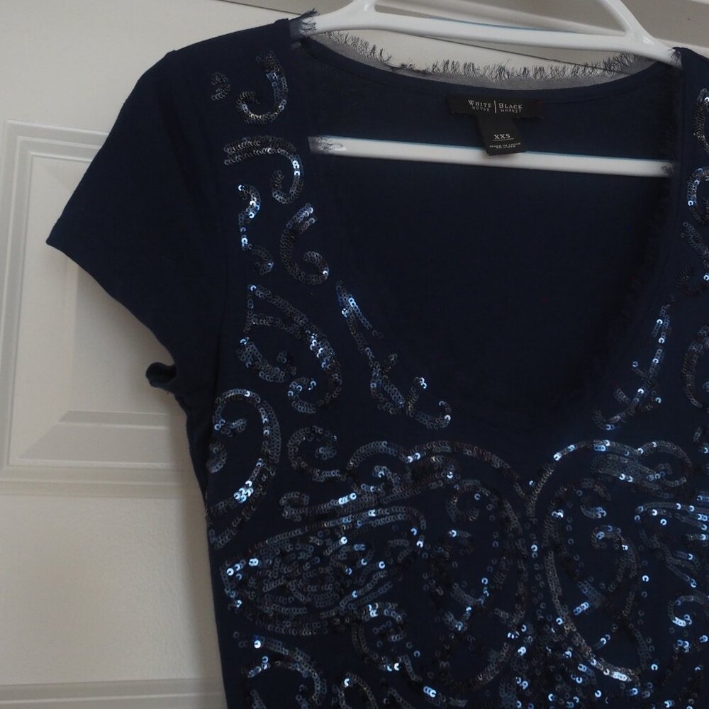 White House Black Market Bedazzled Blue Sequin Short Sleeve Sparkle Top Size XXS - Picture 8 of 8